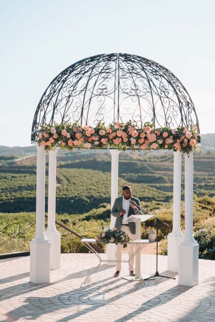 Fotógrafo de bodas naturales en Málaga capturando una destination wedding en Hotel Cortijo Bravo, Vélez