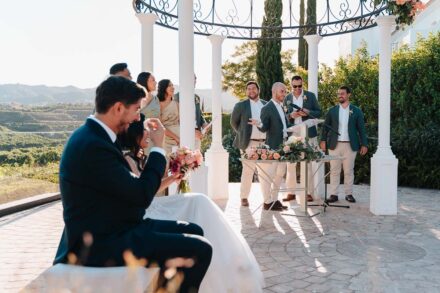 Fotógrafo de bodas naturales en Málaga capturando una destination wedding en Hotel Cortijo Bravo, Vélez