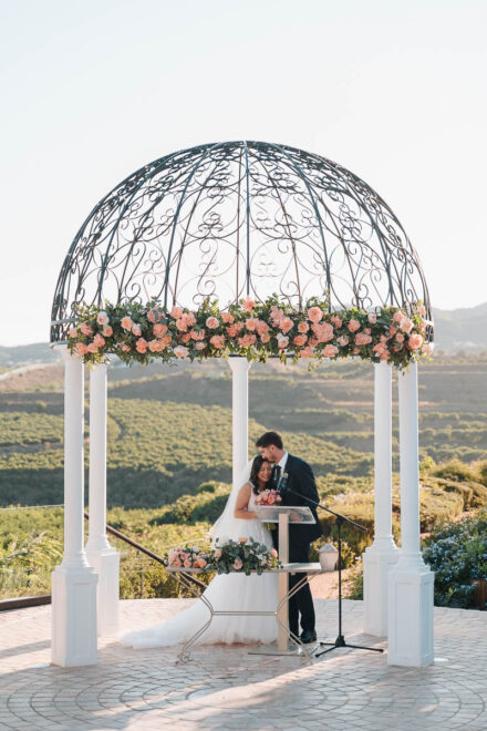 Fotógrafo de bodas naturales en Málaga capturando una destination wedding en Hotel Cortijo Bravo, Vélez