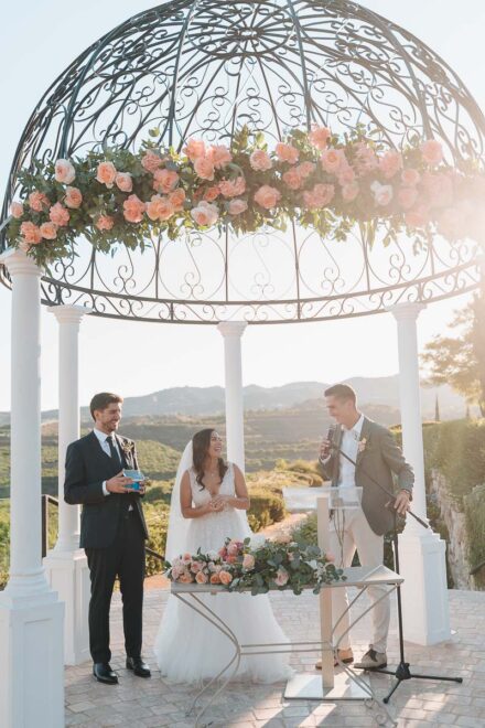 Fotógrafo de bodas naturales en Málaga capturando una destination wedding en Hotel Cortijo Bravo, Vélez