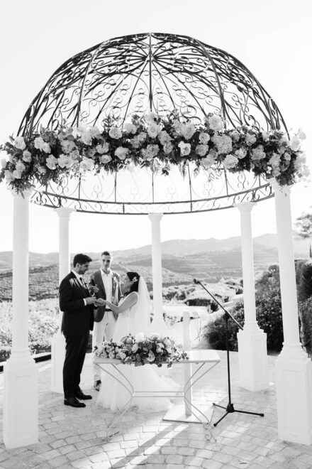 Fotógrafo de bodas naturales en Málaga capturando una destination wedding en Hotel Cortijo Bravo, Vélez