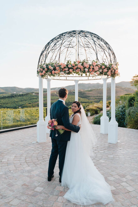 Fotógrafo de bodas naturales en Málaga capturando una destination wedding en Hotel Cortijo Bravo, Vélez