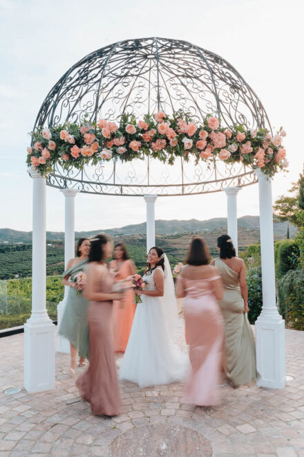 Fotógrafo de bodas naturales en Málaga capturando una destination wedding en Hotel Cortijo Bravo, Vélez