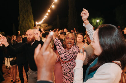 Fotógrafo de bodas naturales en Málaga capturando una destination wedding en Hotel Cortijo Bravo, Vélez