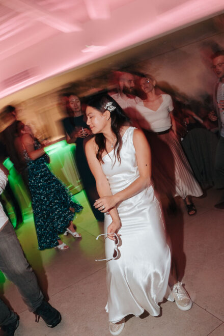 Fotógrafo de bodas naturales en Málaga capturando una destination wedding en Hotel Cortijo Bravo, Vélez